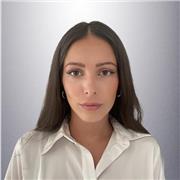 Deutsch-Tutor, die Grundschülern hilft sowie 5. & 6. Klässlern